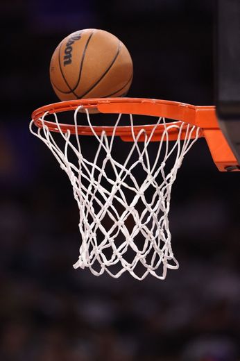 Basketball Ligue 1 : Stade va défendre son titre sur les deux fronts des play-offs. 